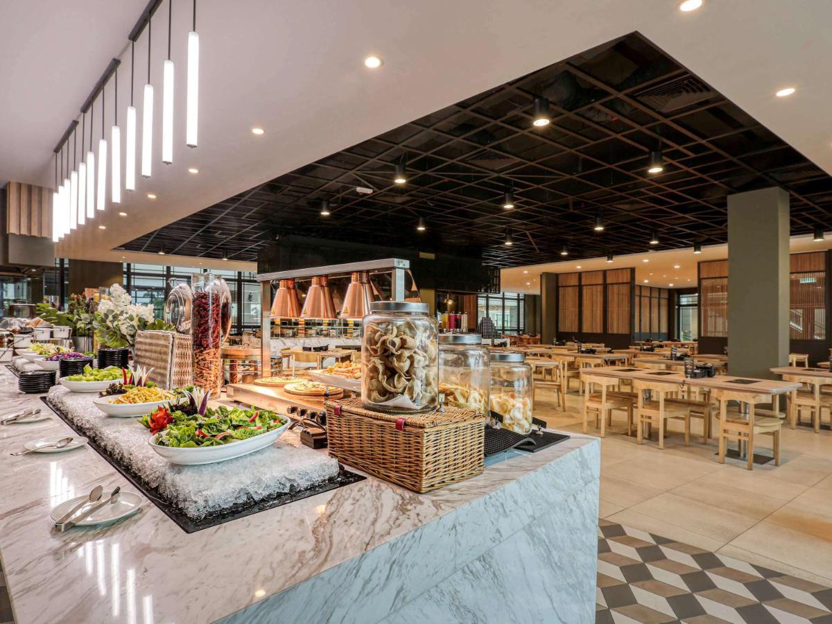 Mercure Living Putrajaya Exterior photo The buffet at the hotel